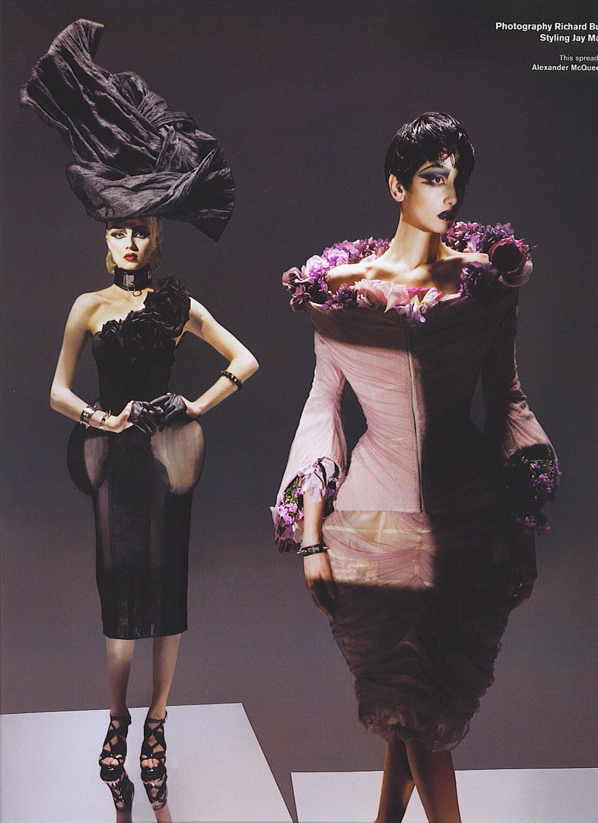 LaModeUnknown's tweet image. ✨Long Live McQueen✨ editorial in the lens of Richard Burbridge for V Magazine #47, Summer 2007.🪡