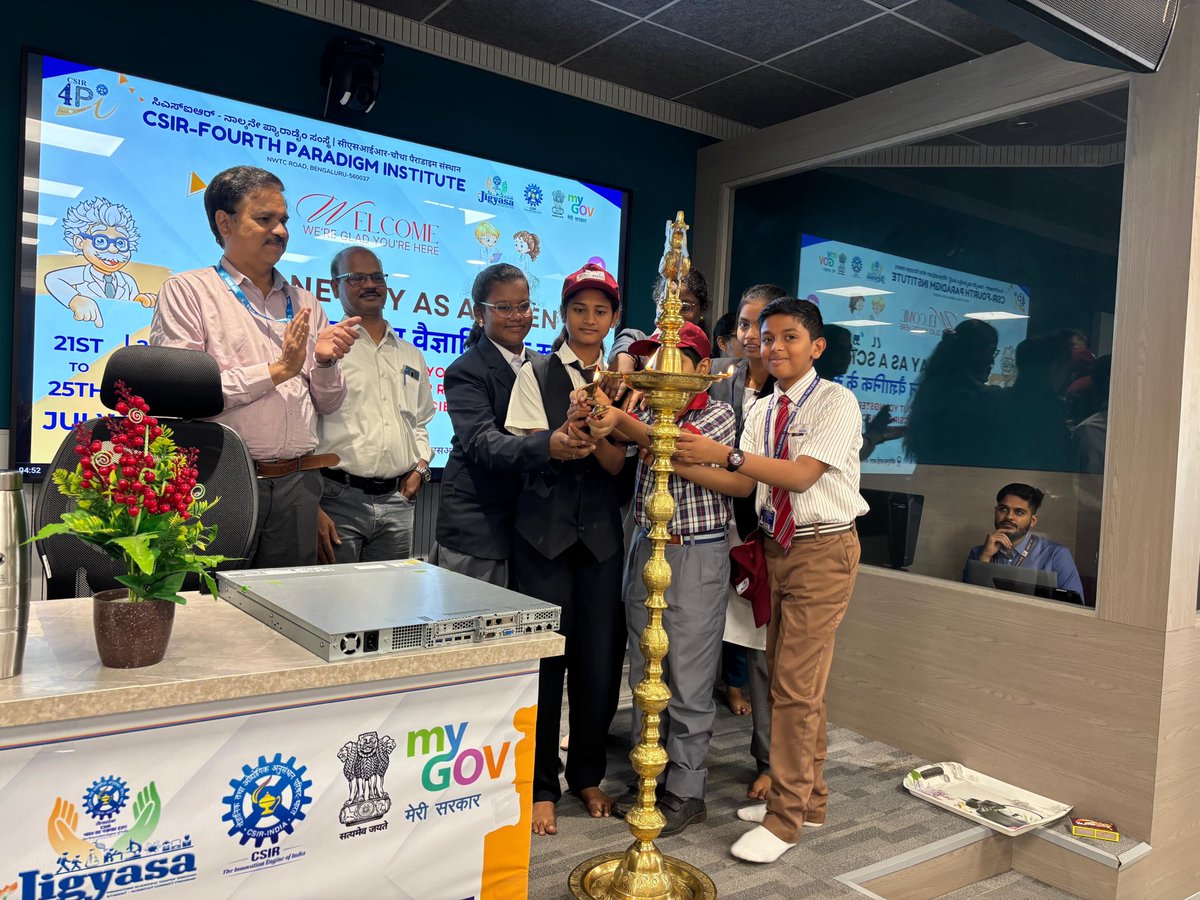 CSIR_4PI's tweet image. ODAS begun with students exploring AI, seismology, and supercomputers — innovation in action! #ScienceWeek #FutureScientists #STEM #ODAS #csirjigyasa #csir