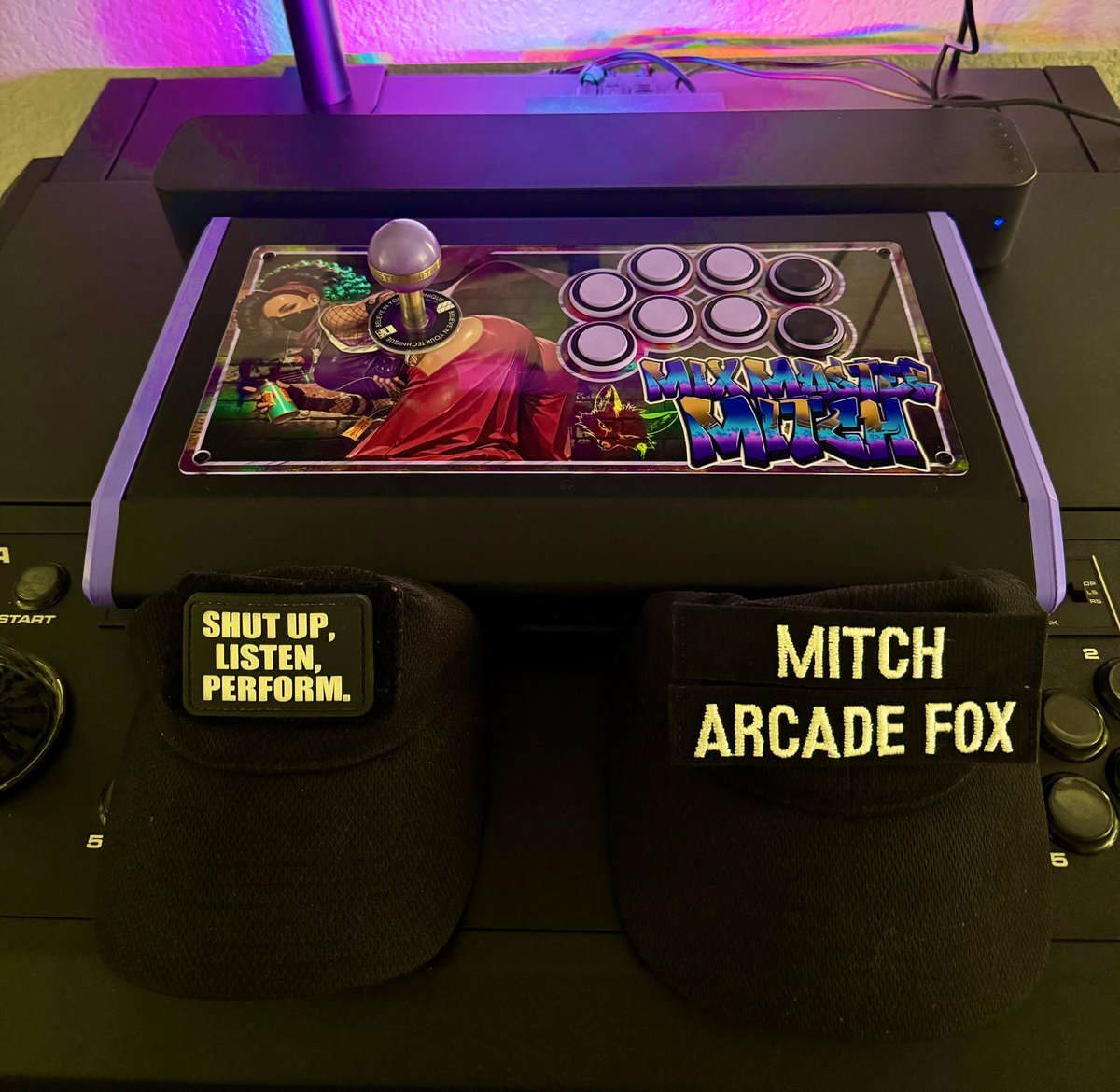 Mix Master meets the Ninja Star.

Director: Mix Master Mitch
Co-director: <a href="/MrArcadeFox/">🦊 Mr. Arcade Fox 🦊</a> 
Art: <a href="/MrArcadeFox/">🦊 Mr. Arcade Fox 🦊</a> 
Case: <a href="/AllFightSticks/">AllFightSticks 🕹️</a> 
Buttons: miragent/The Train
Lever: <a href="/goldenlever/">ASI</a> 
Washer: <a href="/murakumo_arts/">叢雲商店 / Lever Lover 🕹 叢雲株式会社</a> 
PCB: GP2040-CE 5.6e ABB

Special shout-out to:
<a href="/MrArcadeFox/">🦊 Mr. Arcade Fox 🦊</a> 
<a href="/AllFightSticks/">AllFightSticks 🕹️</a>