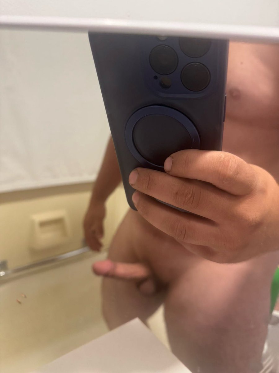 Who wants to send me nudes to help me cum? 😍🤤

#NSFW #NSFWTW #DM #Horny