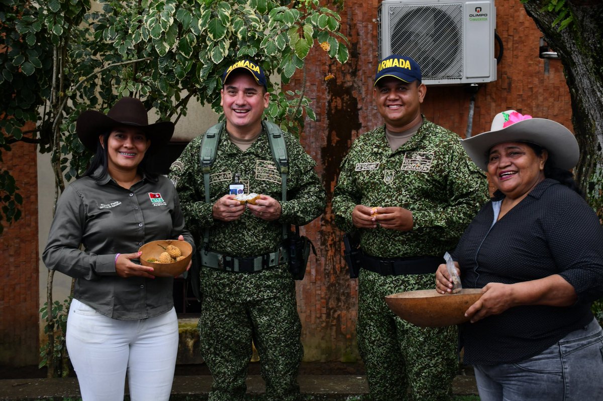 FNO_ArmadaCol's tweet photo. 🌽 Conectamos el campo y la ciudad en Arauca 🇨🇴. La @ArmadaColombia y la @GobArauca lideraron un nuevo #MercadoCampesino, impulsando la economía local y fortaleciendo el tejido social.
¡Más de 1.300 personas beneficiadas!
#BFLIM52 #FuerzaNavalDeLaOrinoquía https://t.co/6ls1wtYkV4