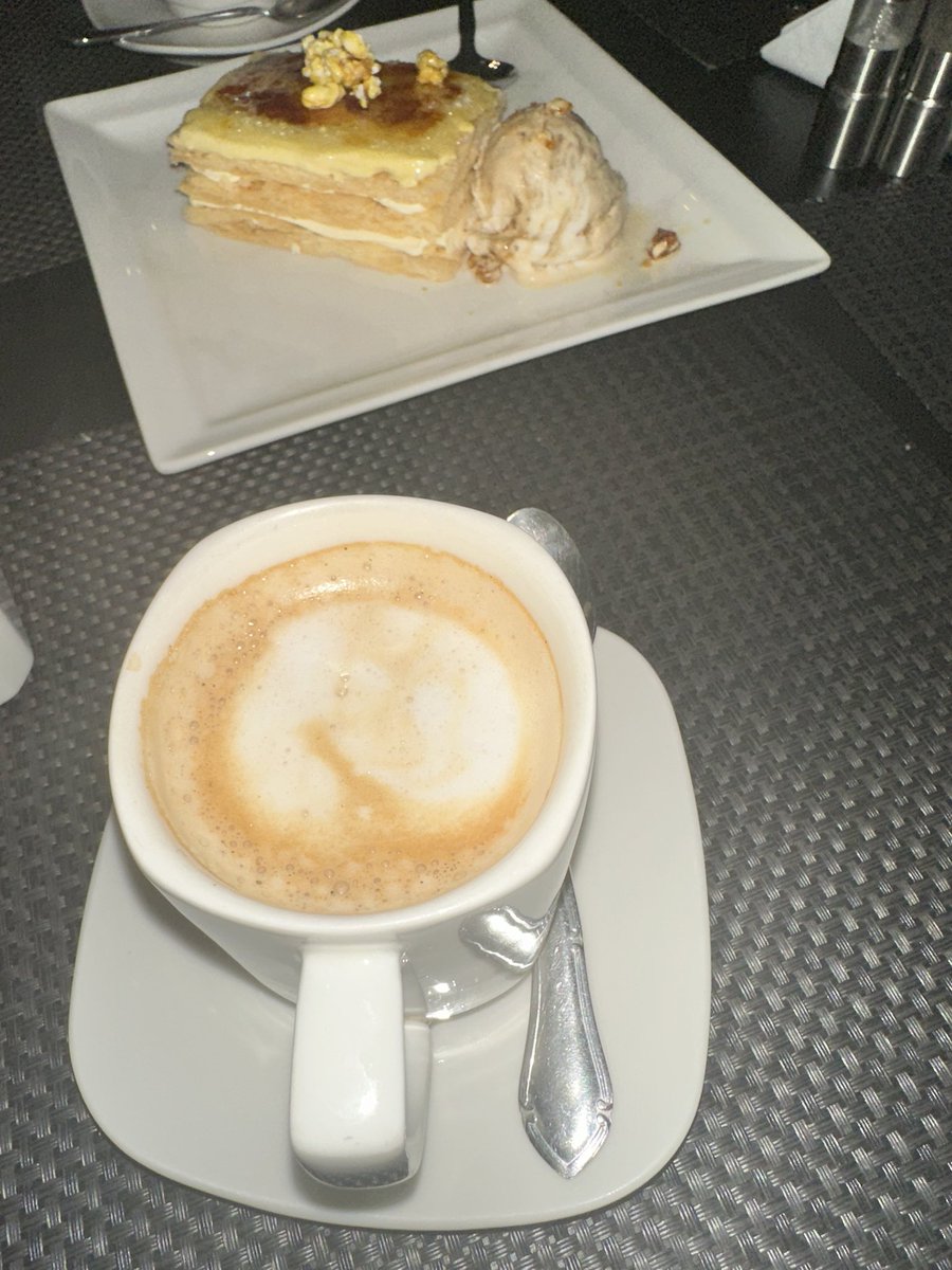 Engr_Farooq_'s tweet image. Sometimes having coffee, is all the therapy you need.
#Life #coffeeshot