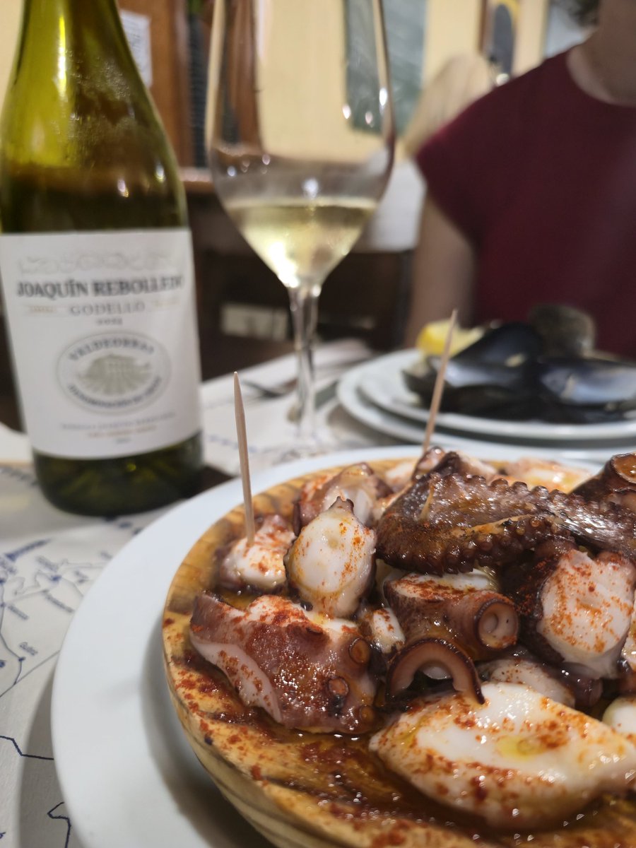 veroguill's tweet photo. Manchega de pura cepa enhorabuena de la gastronomía que ofrece mi país. 
Capítulo 1: la gastronomía gallega.
🐙🦀🦞🦑🦐 https://t.co/ANoBNecRJl