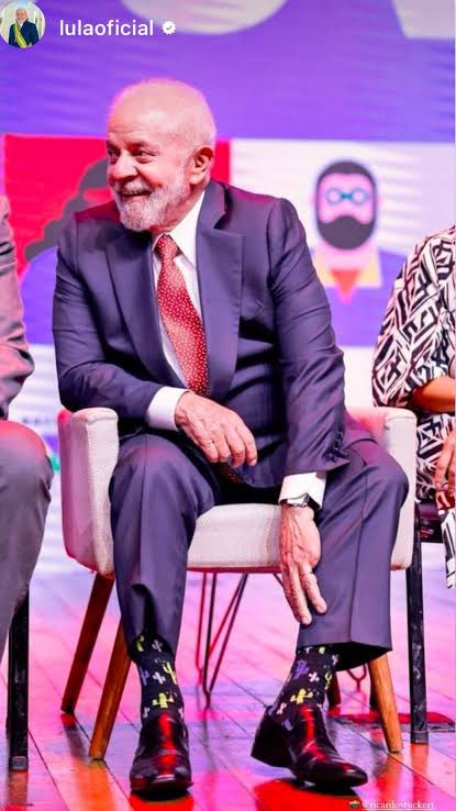 Aproveitar a CHUVA DE LULA pra deixar minha contribuição de Lula com meias divertidas e sem tornozeleira