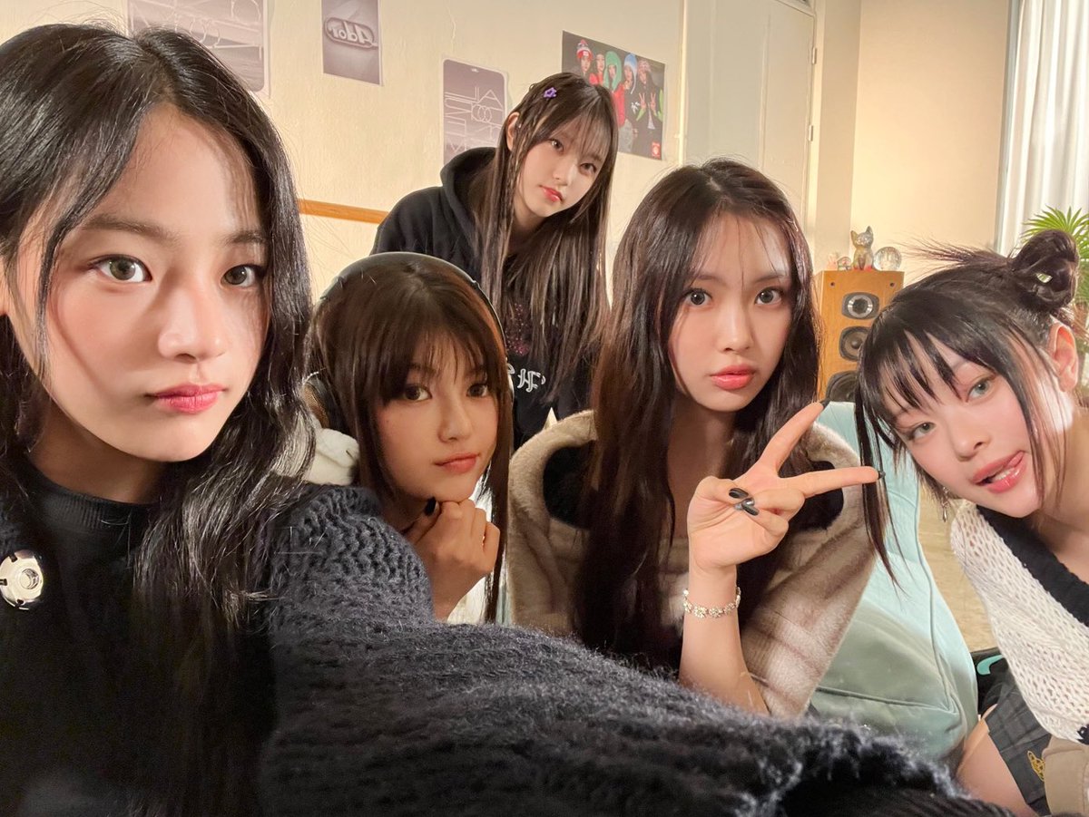 loxveishere's tweet image. 우리벌써세번째여름이야
#뉴진스와_걷는_세번째_여름
앞으로몇번의여름이라도
#NewJeans_3rd_Anniversary
몇번의시련과고난이오더라도
#Happy3rdNewJeansDay
함께이겨내보자오래사랑하자