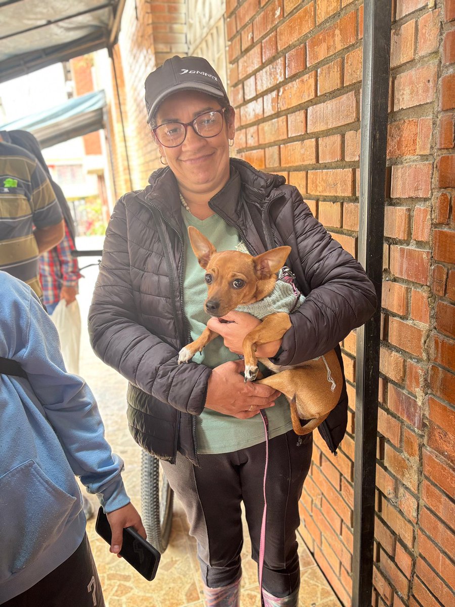 Después de la emergencia, la esperanza 🐾, en Quetame, realizamos una brigada médica para cuidar a los animales vulnerables afectados por la situación reciente. 

#Quetame #BrigadaMédica #Ipybac #Cundinamarca