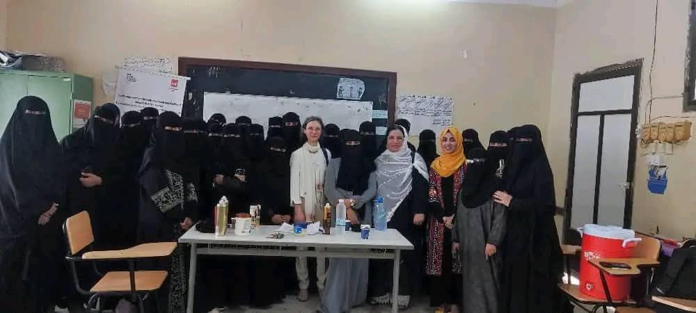 Catherine Corm-Kammoun (@corm_kammoun) on Twitter photo سعدت جداً بزيارة المعهد الوطني للتقنيين والمدربين في دار سعد/عدن، حيث تنفذ منظمة <a href="/NRC_Norway/">Norwegian Refugee Council</a> مشروع تدريبي لـ 100 شاب وشابة، بتمويل من فرنسا 🇫🇷، في قطاعات الطاقة الشمسية وصيانة الهواتف المحمولة وخدمات التجميل.
تمكين الشباب ودعمهم للانخراط في سوق العمل من أولويات فرنسا في اليمن. سعدت جداً بزيارة المعهد الوطني للتقنيين والمدربين في دار سعد/عدن، حيث تنفذ منظمة <a href="/NRC_Norway/">Norwegian Refugee Council</a> مشروع تدريبي لـ 100 شاب وشابة، بتمويل من فرنسا 🇫🇷، في قطاعات الطاقة الشمسية وصيانة الهواتف المحمولة وخدمات التجميل.
تمكين الشباب ودعمهم للانخراط في سوق العمل من أولويات فرنسا في اليمن.