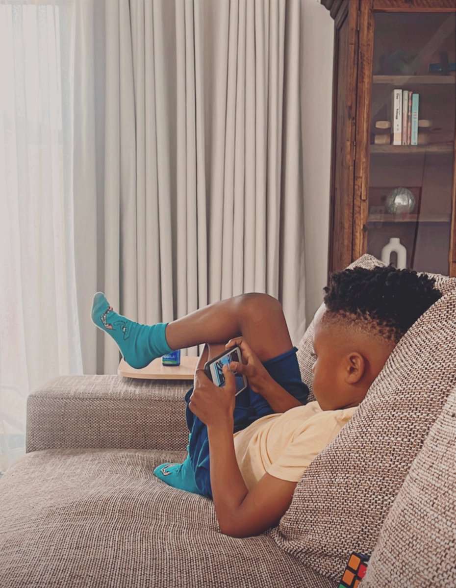 MelikhayaL3006's tweet image. Very relaxed today… my guy’s enjoying his last day before school starts again tomorrow.