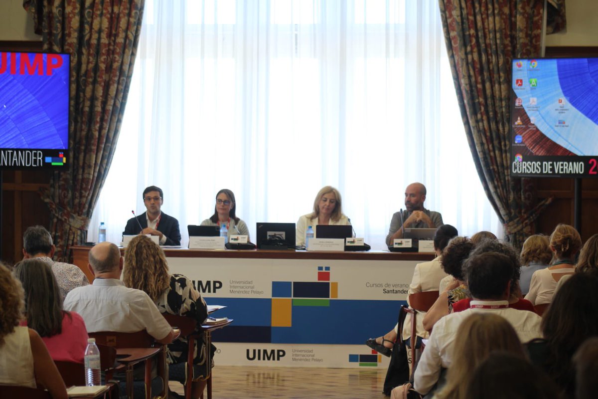 PilarPaneque's tweet image. Continuamos en la @UIMP con una mesa redonda sobre las medidas de incentivación y reconocimiento de la transferencia con:
- Susana Elena Pérez, de @EfisCentre
- Ángela González, de @CrueUniversidad y @uclm_es
- Marcos Palomo, Subdirector de OPI de @CienciaGob
#ANECAenlaUIMP