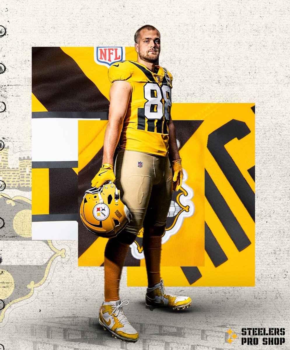 pbattle__'s tweet image. Steelers throwback uniforms just dropped! Love the yellow helmets- and wish the pants were black but get the historical significance. Thoughts on this look for Pittsburgh?