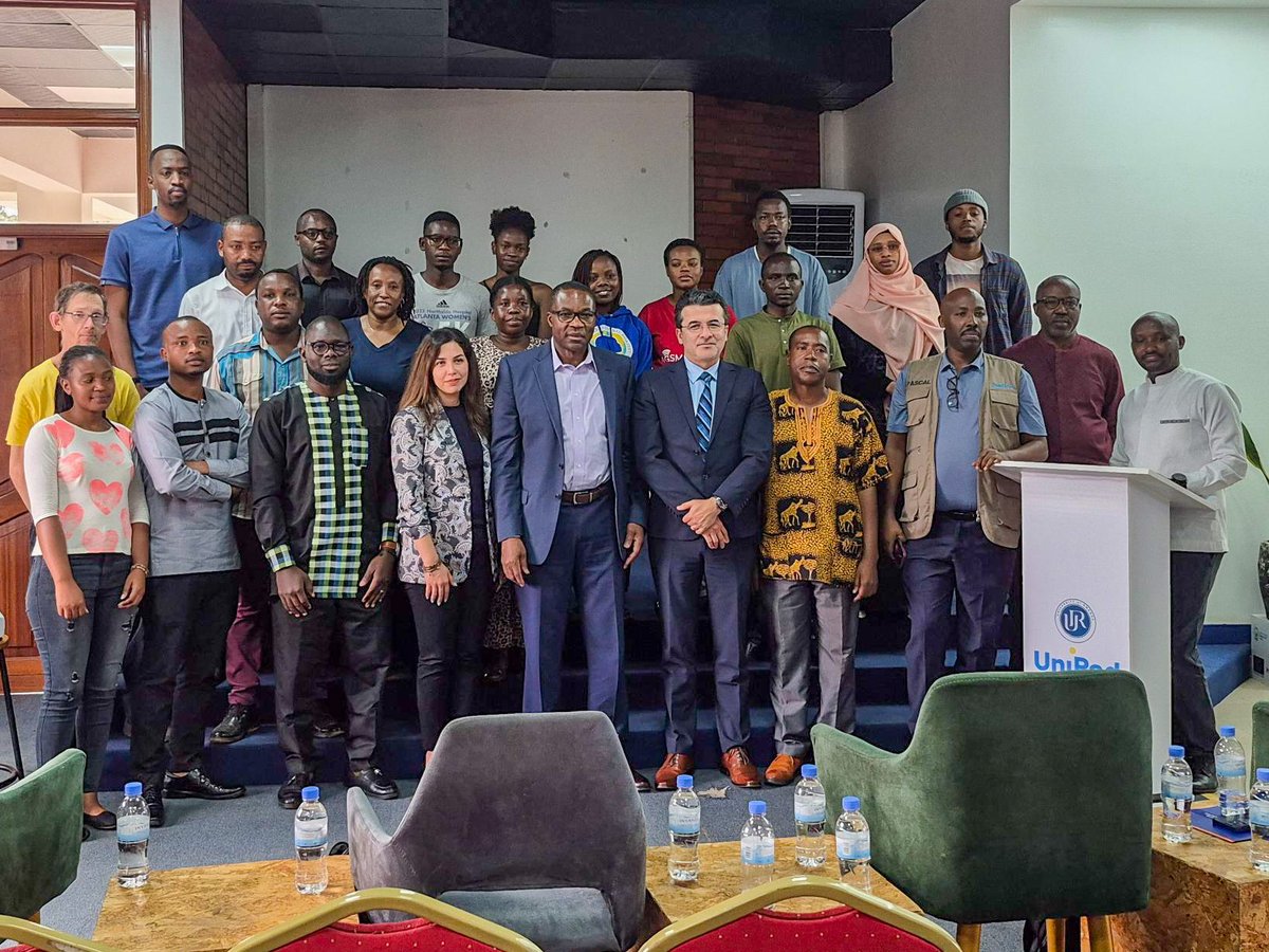 ECEflorida's tweet image. Drs. Tehranipoor, Bobda, and Farahmandi are traveling through Rwanda and Kenya, making connections and sparking collaborations with prominent universities in the area. They're speaking with students at the
@Uni_Rwanda 's ACE IoT program.