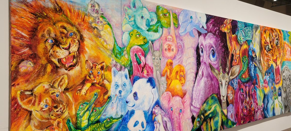 ChobiSonoe's tweet image. NTN クレドホールで開催中の『動物画家 石村嘉成の世界』展に行ってきたぁー‼️
母さんの希望だったけどホントよかったよ!😭✨
しかもご本人が在廊中だったようで(!!)会場にフラッと現れ絵と一緒に写真も撮れたしお父様との2ショットも撮らせてもらえました🥹✌️
絵…すごいでしょ…すごいとしか…🥹✨