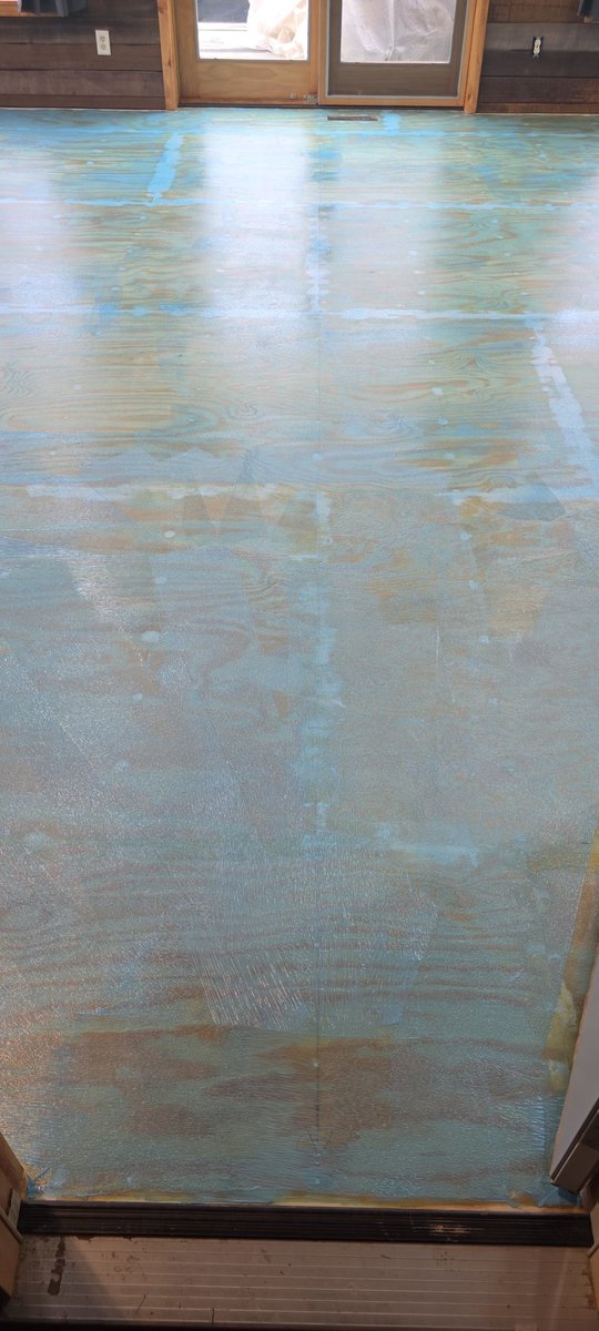 MN_floors's tweet image. Glue is down!