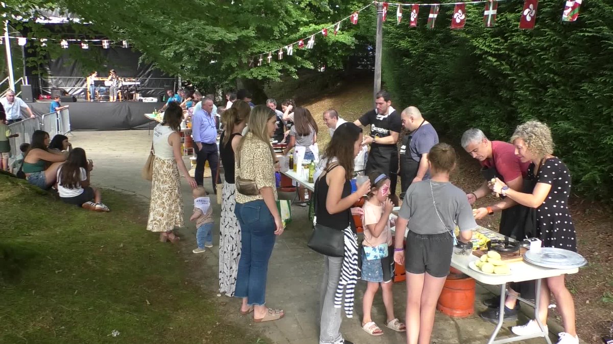 GITBinfo's tweet image. Giro ederra izan da Aztiriako Santa Marina festetan.
Aurpegi margoketa eta patata tortilla lehiaketan izan ginen.
👉labur.eus/ias6uv4j
#festak #gabiria #aztiria