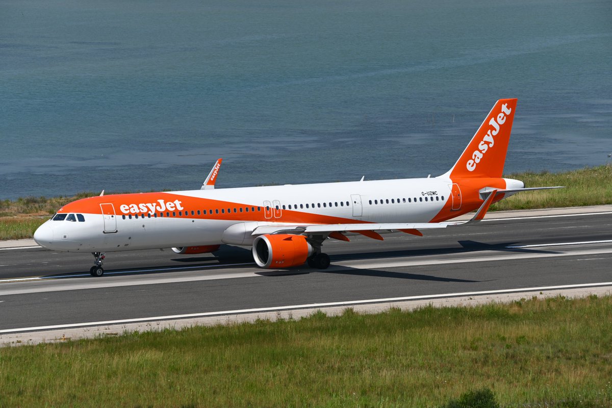 EGLLSpotter's tweet photo. An @easyJet A321 taking off from Corfu https://t.co/uyuEKn8pcL