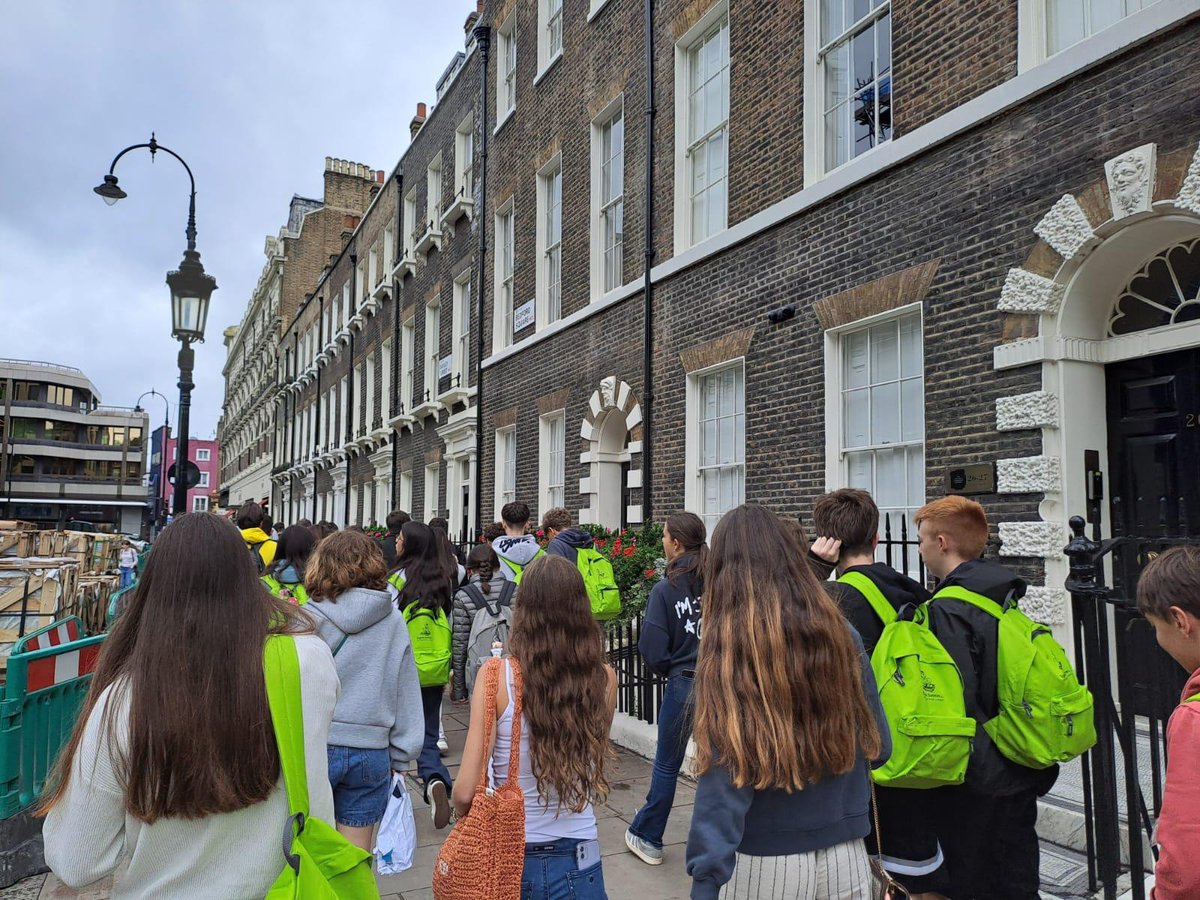 Cruzamos el ecuador de nuestra experiencia en Inglaterra, ¡y como lo estamos disfrutando!
Te lo contamos: cursos-idiomas-extranjero.com/noticias/cruza… #CursoOxford #coursesabroad