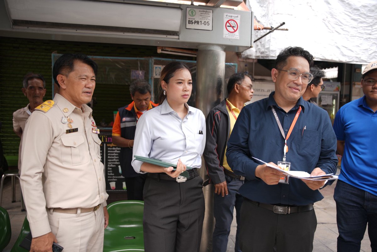 GarnPatsarin's tweet image. จากถนนไม่เรียบเพราะบ่อสายไฟฟ้าลงดิน ตอนนี้เริ่มคืนสภาพถนนแล้วค่ะ ✅ อัพเดตสภาพผิวถนนประชาราษฎร์สาย 1 โครงการสาย
ไฟฟ้าใต้ดินของการไฟฟ้านครหลวง หลังจากที่เมื่อวันที่ 7 ก.ค. ที่ผ่านมา กานต์นัดหมายทางการไฟฟ้านครหลวง ร่วมกับสำนักงานเขตบางซื่อร่วมตรวจพื้นที่ ตาม post นี้…