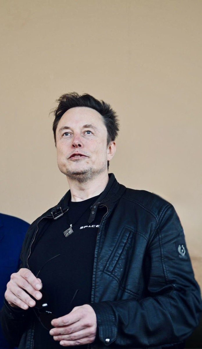 cb_doge's tweet image. Elon Musk is now officially worth $413 billion.
• The richest person in the world
• The only individual in the $400B club
• Projected to become world’s first trillionaire by 2027
His plan is to use the money to get humanity to Mars & preserve the light of consciousness.