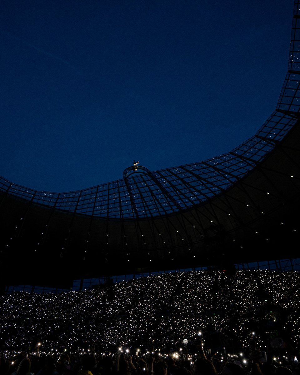 SpursStadium's tweet image. Stray Kids at Tottenham Hotspur Stadium 🤩