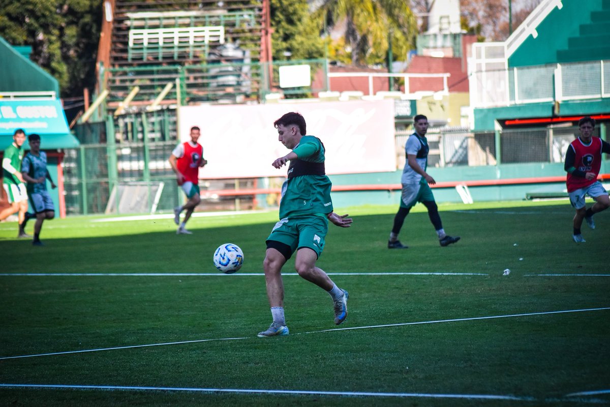 🐎 ENTRENÓ #FERRO EN CABALLITO

💪🏼 Regenerativo para los titulares 🆚 Dep. Madryn y reducido para suplentes y no convocados.