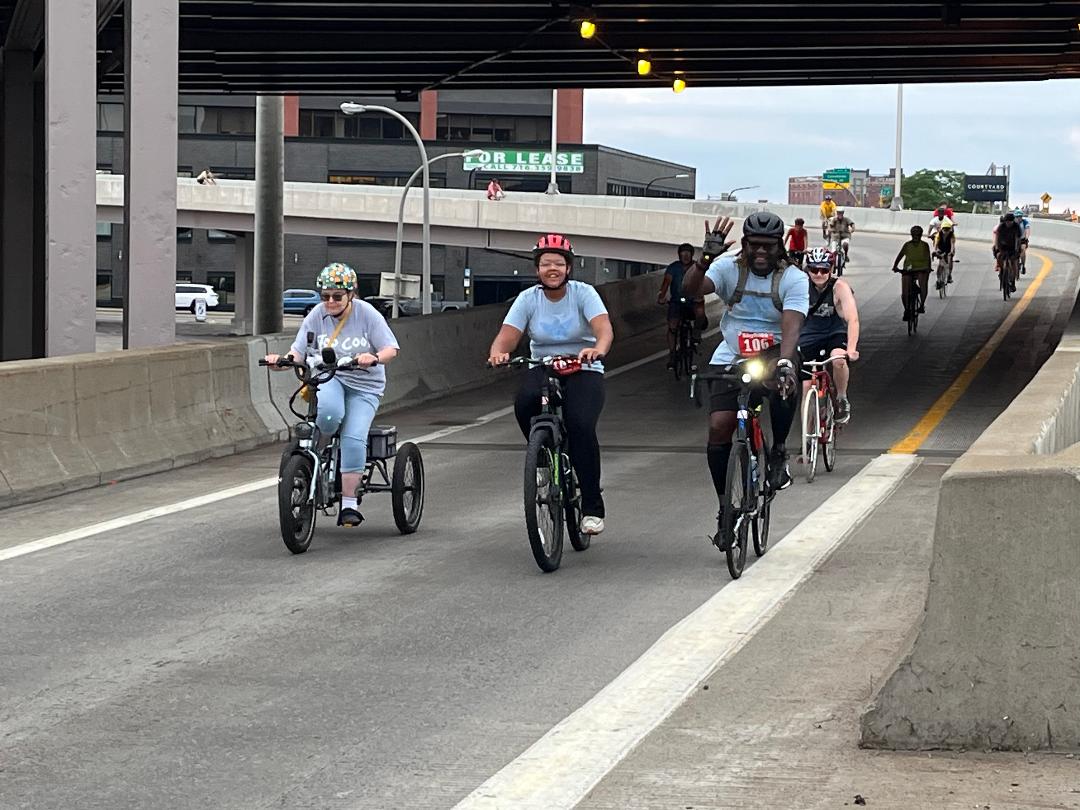 NYSThruway's tweet image. The annual @gobikebuffalo SkyRide was expanded this year to include I-190. On Sunday, a stretch of the Niagara Section was closed to vehicular traffic. Hundreds of bikers rode over the Skyway and then looped on to I-190 where they rode between Church Street and Porter Avenue🚴