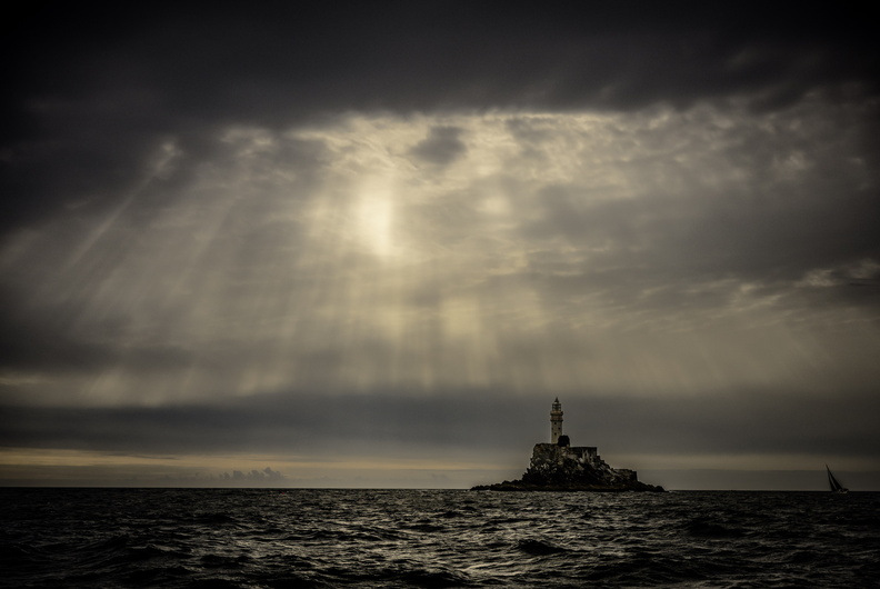 Achille s’attaque à une nouvelle course mythique : La <a href="/RolexFastnet_Ch/">Rolex Fastnet Race - Cherbourg</a>💥

695 milles à parcourir entre Cowes et Cherbourg avec le rocher du Fastnet à contourner 🤩 

Il embarque sur le POGO RC Amarris avec le talentueux Tanguy Bouroullec👉 Marin et DG du chantier structures !