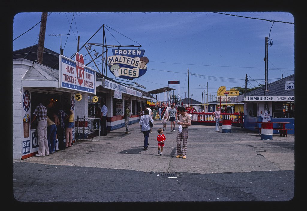 Nerdspringbreak's tweet image. My dad used to take us to depressing ass Keansburg and tell us it was Six Flags