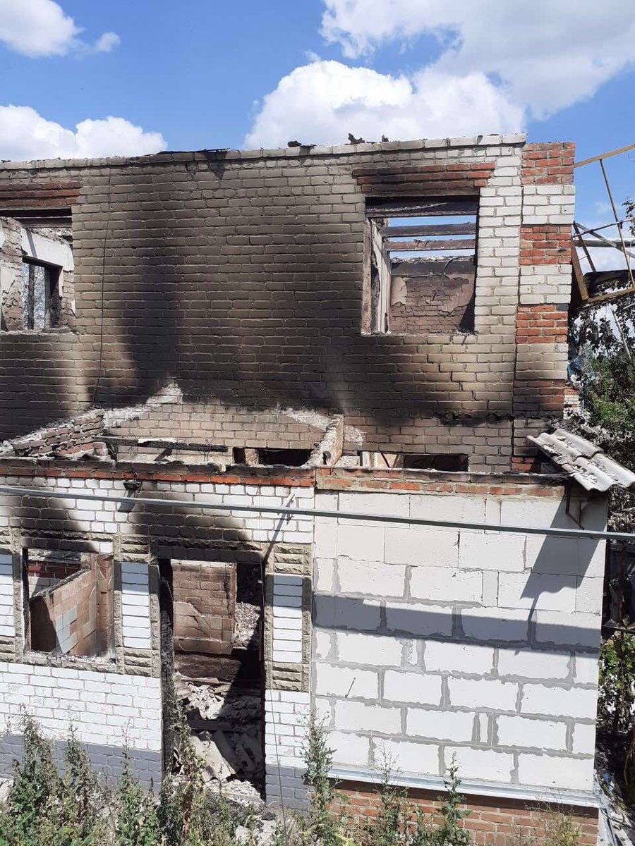 BohuslavskaKate's tweet image. On July 21, russian forces shelled the village of Perovske in the Kharkiv region with artillery fire, according to Viktor Kovalenko, head of the community.
Direct hits destroyed two private homes and outbuildings. Energy and gas networks were damaged. There were no casualties.