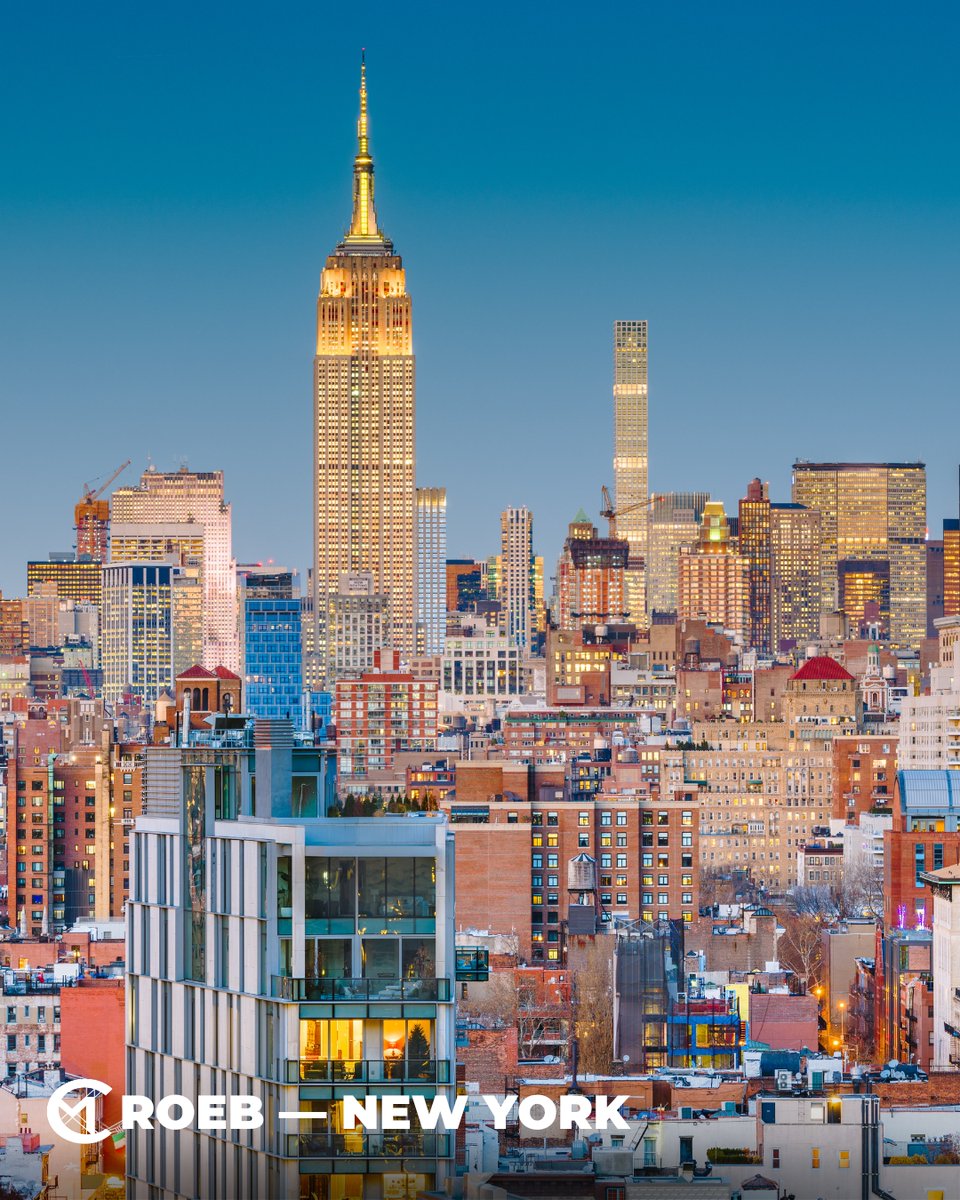 cmroeb's tweet image. The CITY that NEVER SLEEPS — The greatest City in the World 🗽— 🚦 Sidewalk Rules in NYC — 💡 Pro Tip: Follow Sidewalk Etiquette. Walk on the right, pass on the left. If you stop, step to the side!
#NYCRules #SidewalkEtiquette #FastPaced #CityVibes