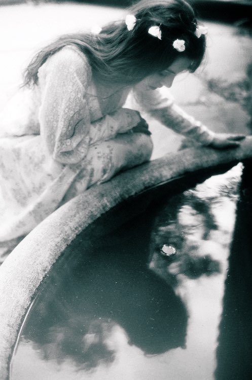 ashley_r_oden's tweet image. Three copper pennies, just for me,
What purpose might they bear?
One for a kitten, pink-nosed and warm,
One for our love, a whispered prayer.
The third I’ll keep, a secret wish,
I’m not yet ready to share.
#vss365 #FromOneLine