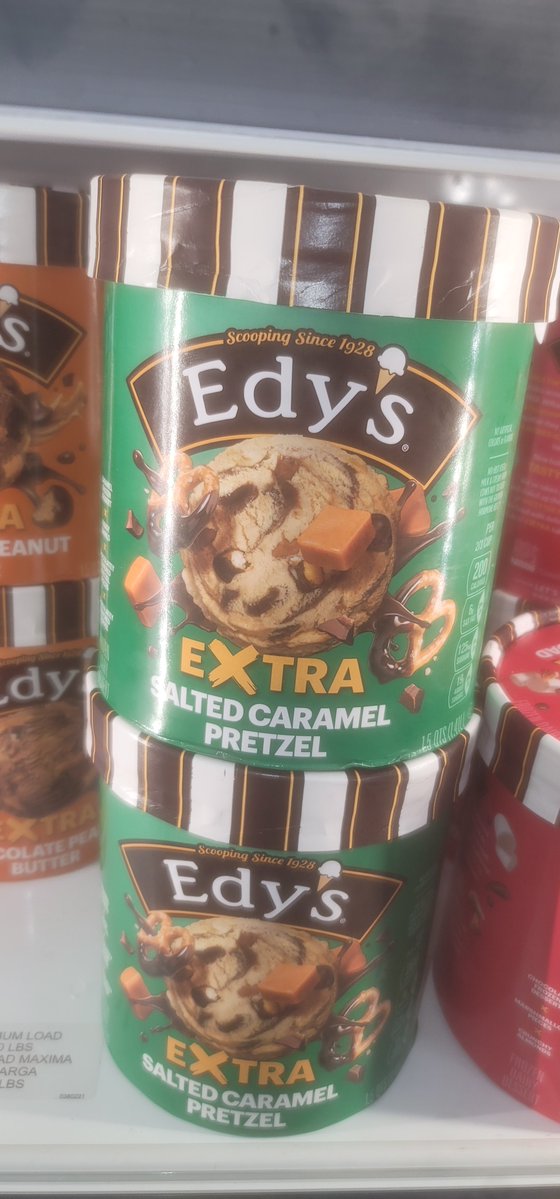 FAFOtheFirst's tweet image. I'd have to have hella munchies to even think about it. WTF is this?