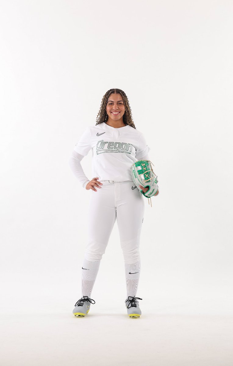 D1Softball's tweet image. Amari Harper hit .421 with 51 RBI at Texas A&M last season.
The All-SEC honoree is transferring to Oregon with one year of eligibility remaining.
@mariharp_ x @OregonSB
See her full career stats👀👇
🔗 d1softball.com/player/1658622…
