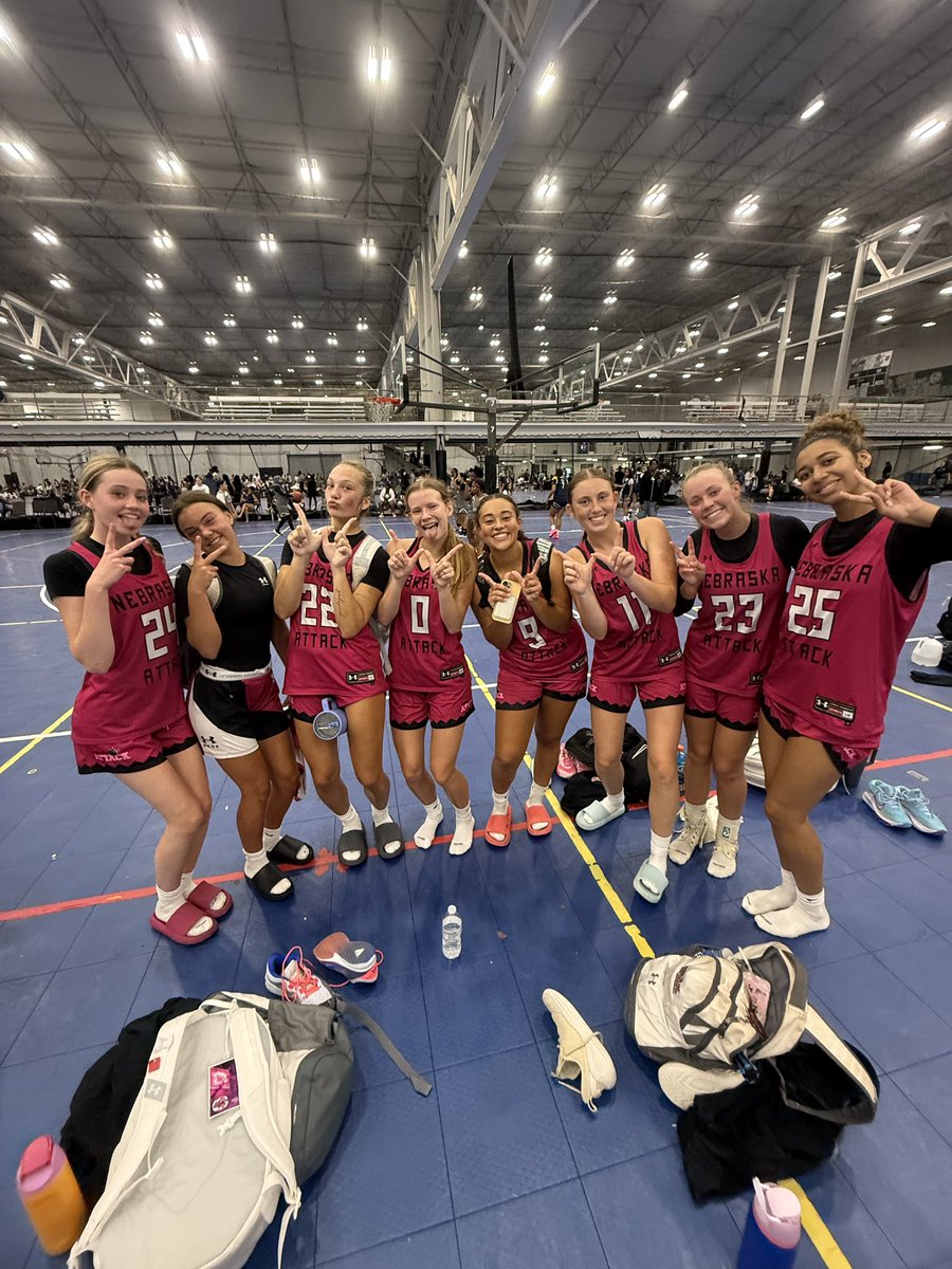 NEAttackRiseSel's tweet image. 17U Select goes 4-2 on the weekend in PA and wins their final game against every zone you could see.
Great way to finish it ladies!!
Seniors good luck in your final year of high school. Go do big things!
#hardworkpaysoff #attackfam #attack #letitfly