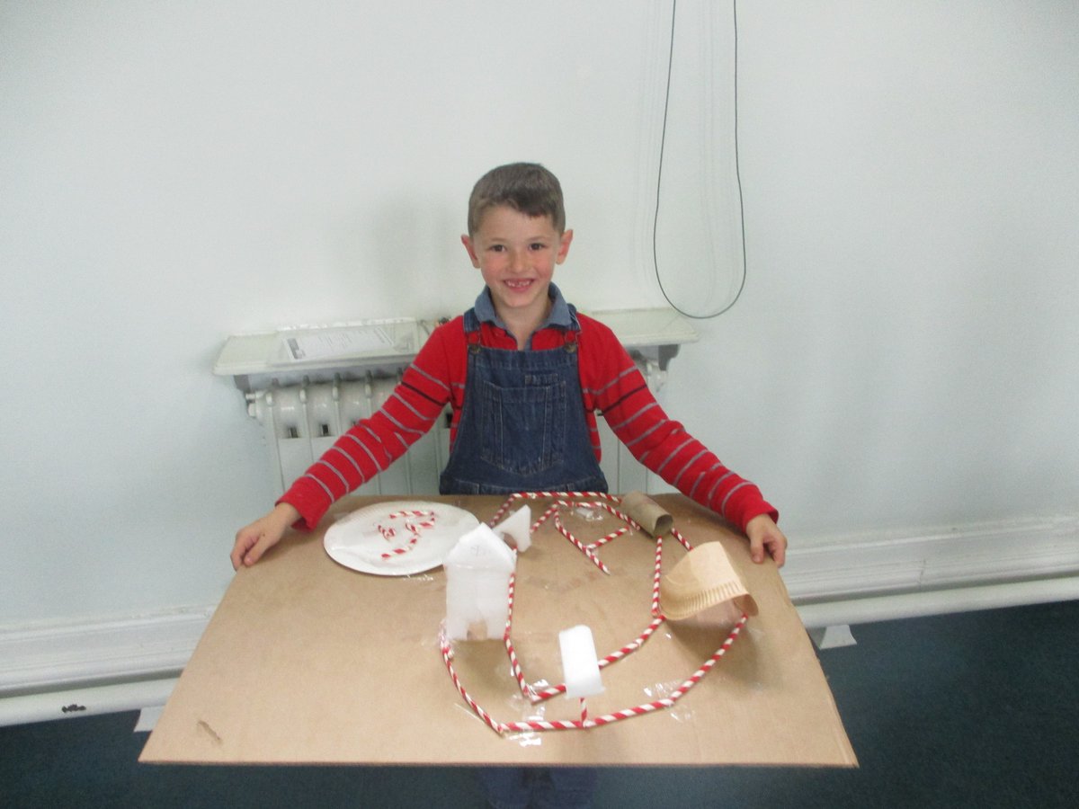 LancsLibraries's tweet image. We had a great time at #RawtenstallLibrary last Saturday doing our first Reading Heroes event!
We created marble maze plates, junk marble mazes using recycled materials and played marble run games. See more #LancsReadingHeroes events tinyurl.com/32m6ee5z