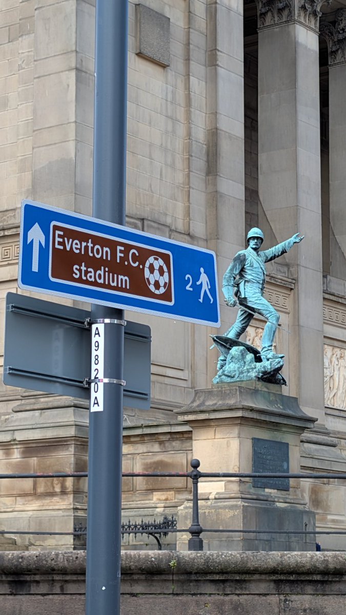 LiverpoolVista's tweet image. "Wrong. Telling yer lid, bin goin' to watch Everton in both grounds since 1878 and it's in this direction."😉