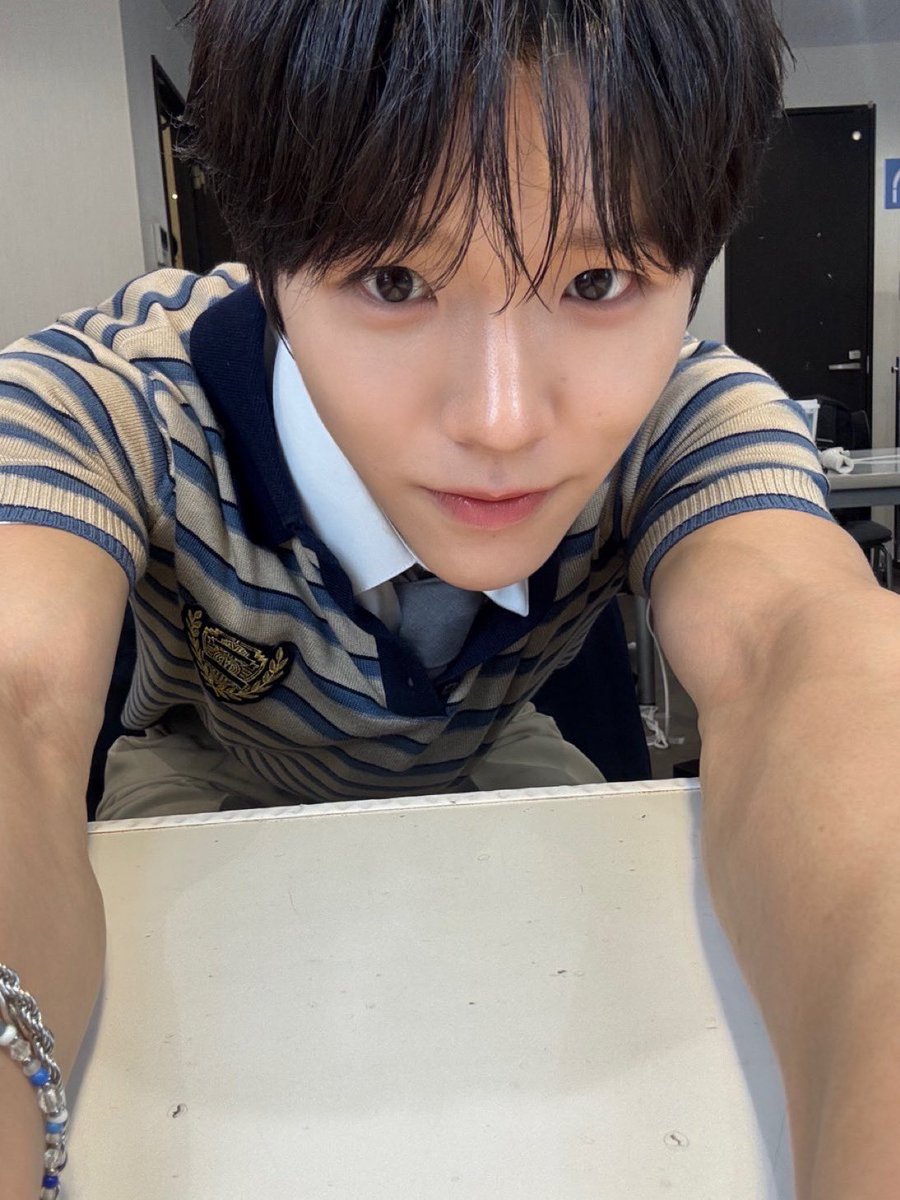 yutdaemg's tweet image. Nose so shiny for me not to eat🙄🫩