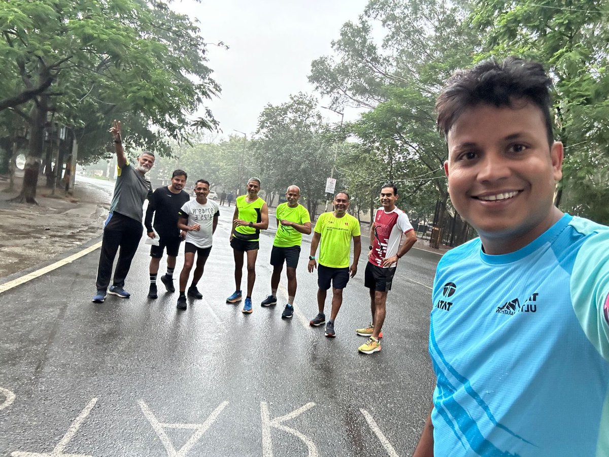 RanchiRRunners's tweet photo. Group Run-1, 28/06, A fresh start… New energy… Same love for running!
Early morning miles with like-minded runners from Ranchi
This is just the beginning… many more runs, friendships, and finish lines to come!
#RanchiRoadRunners #GroupRun #RunningCommunity #NewBeginning https://t.co/CvXLjY4hl9