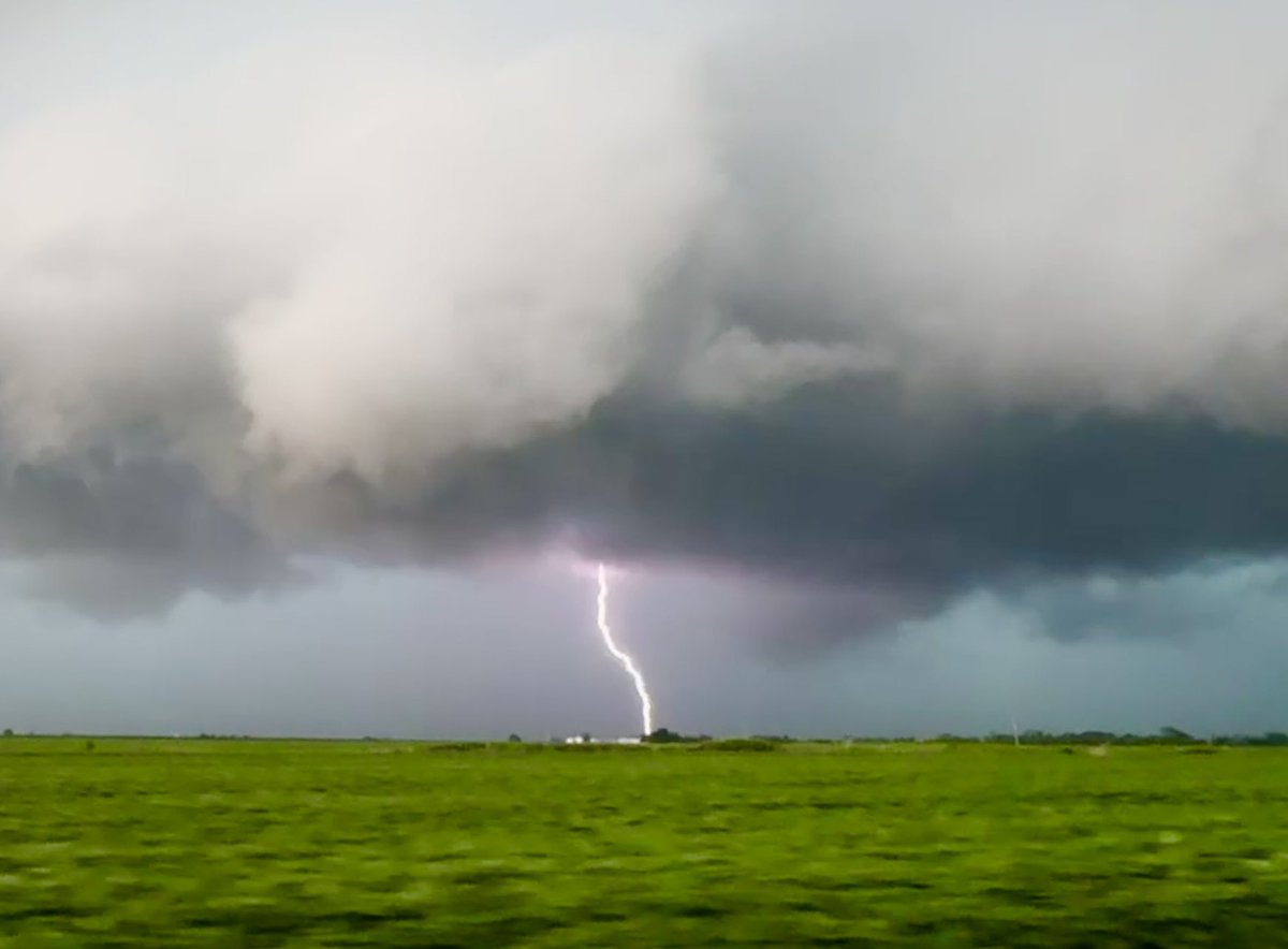KevinLighty's tweet image. Thanks to everyone who tuned in and followed along during our live severe weather coverage yesterday. Always nice to get out in the field every once in a while. Always said that marrying the in studio and textbook meteorology with what’s happening for real outside is a great way…