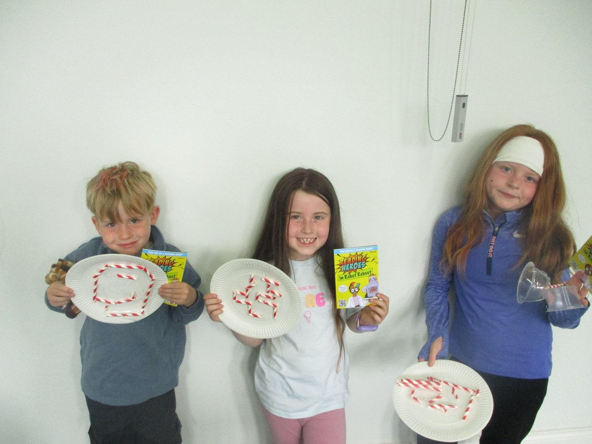 LancsLibraries's tweet image. We had a great time at #RawtenstallLibrary last Saturday doing our first Reading Heroes event!
We created marble maze plates, junk marble mazes using recycled materials and played marble run games. See more #LancsReadingHeroes events tinyurl.com/32m6ee5z