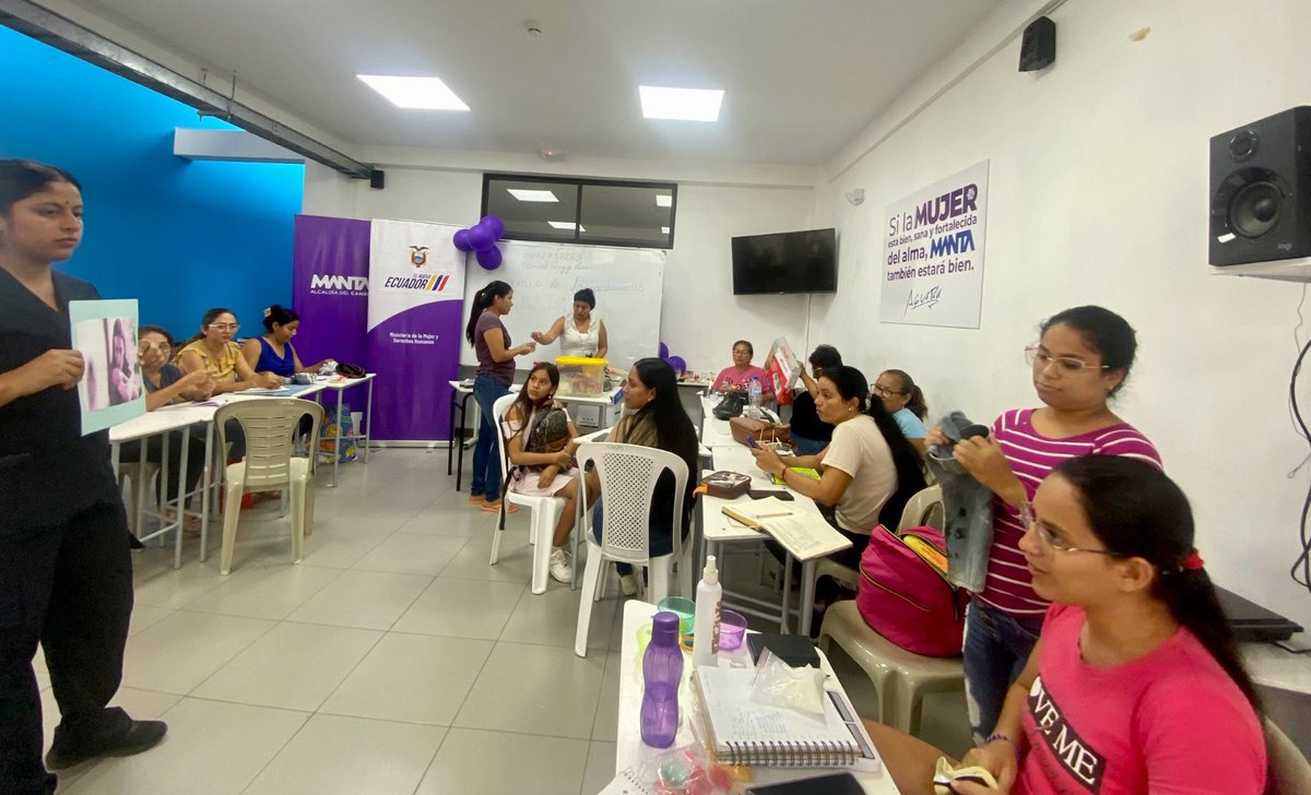 MMDDHH_Zona4's tweet photo. 📍#Manta

📌 Generamos el espacio “Voces que se encuentran” con mujeres, niñas, niños y adolescentes de Los Esteros, para fortalecer el autocuidado emocional, fomentar la convivencia empática y socializar herramientas para prevenir la violencia de género.

#ElNuevoEcuador https://t.co/Ikj2nlPG2A