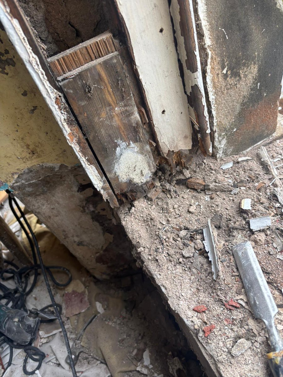 Some Mondays Do 'Ave 'Em... the result of a poor previous cill repair leaves us with a new full cill and both pulley stiles  to above the pockets to splice, together with both internal and external facing spices. It will be good as new once we are finished 😃