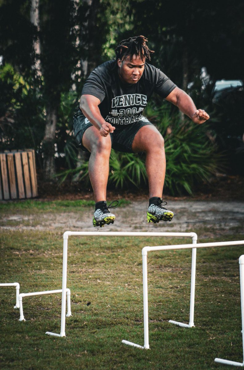mcnairisrael's tweet image. Weekends are for work. 1% better daily.💪🏾🏈🤍💚
@TVanceCSCS
@VeniceRecruit10
@VeniceIndianFB
@jleee74
@john_p34
@AtkinsBaraka
@247recruiting
@AASRHerreraSWFL
@Andy_Villamarzo
@BallCoachHP
@BlueGreyFB
@coach_hadac
@McnairT