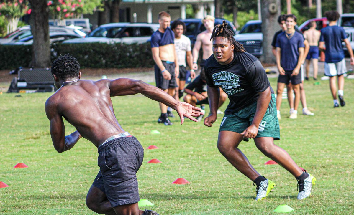 mcnairisrael's tweet image. Weekends are for work. 1% better daily.💪🏾🏈🤍💚
@TVanceCSCS
@VeniceRecruit10
@VeniceIndianFB
@jleee74
@john_p34
@AtkinsBaraka
@247recruiting
@AASRHerreraSWFL
@Andy_Villamarzo
@BallCoachHP
@BlueGreyFB
@coach_hadac
@McnairT