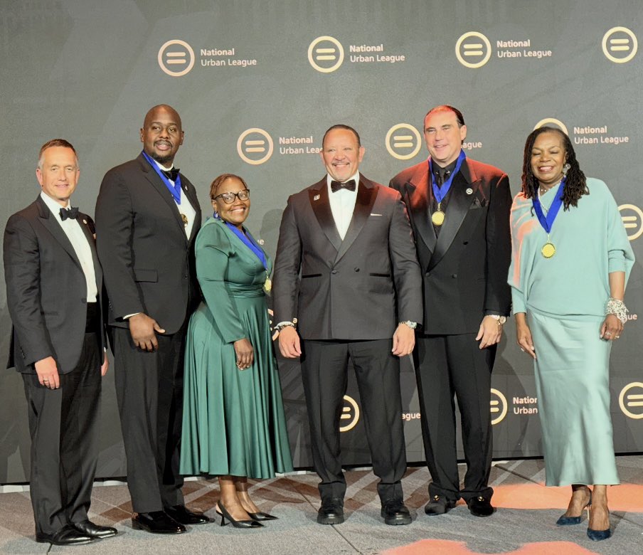 MMULSTL's tweet image. The @NatUrbanLeague presented St. Louis @ULSTL with the prestigious John W. Mack Award at the Whitney M. Young Gala for our Five Star Rating. We are incredibly grateful to the NUL for this distinction and having maintained the first ever five star rating that was granted over 20…