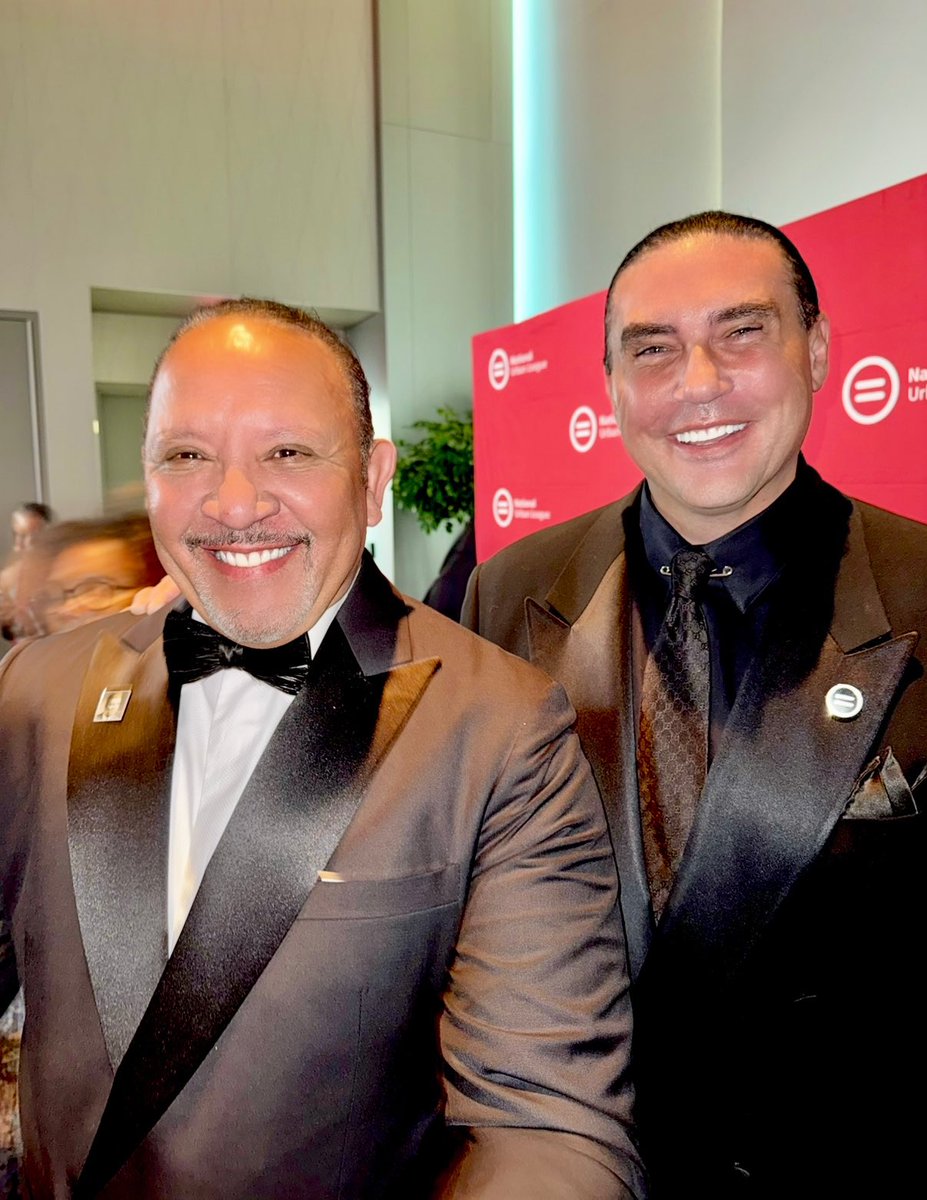 MMULSTL's tweet image. The @NatUrbanLeague presented St. Louis @ULSTL with the prestigious John W. Mack Award at the Whitney M. Young Gala for our Five Star Rating. We are incredibly grateful to the NUL for this distinction and having maintained the first ever five star rating that was granted over 20…