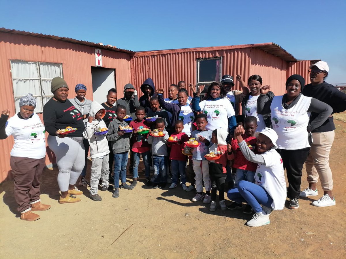 macua_sa's tweet image. This MandelaDay, WAMUA branches in Khutsong, Nyakallong, Thabong  and Bekkersdal drove real change by cleaning up our communities, donating toiletries &amp;amp; food, and serving breakfast &amp;amp; lunch to 200+ orphans alongside the department of Health, Ikamvalethu, Department of Safety, The…