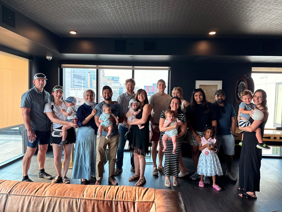 MayoHemeOnc's tweet image. What a group 😍
#WelcomeParty #HemeOncFellows #FellowFamily