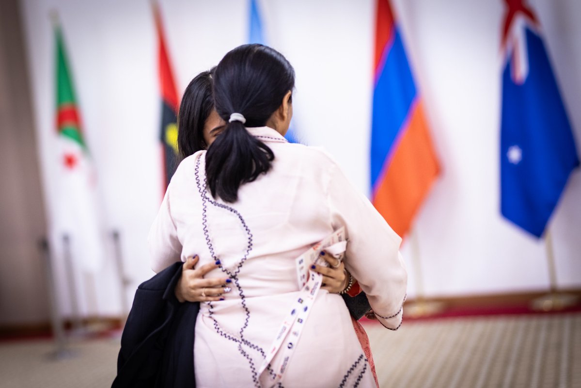 FIDE_chess's tweet image. "She is the biggest support here. I don't think that I would have come this far without her. It's really nice to see somebody who's always cheering on you in your good times and bad times." - 🇮🇳 Divya Deshmukh on her mother
📷 Anna Shtourman/FIDE