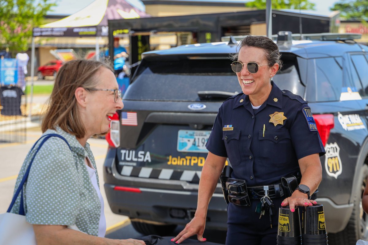 TulsaPolice's tweet image. SUMMER FEST AT SCHEELS!
Special thanks to @SCHEELS  for inviting us out to Summer Fest this weekend!
The event gave people the chance to talk with Officers, check out our armored vehicle and gear, and hang out with some of the members of the Special Operations Team!
Kids and…