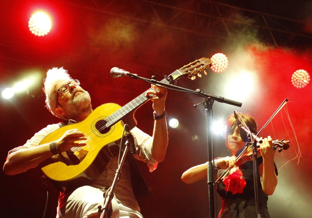 TheBostonIrish's tweet image. The free @LowellFolkFest , July 25-27, is an extraordinary gathering of musicians, dancers, storytellers + cultural artists representing dozens of ethnic and national folk traditions such as @Solasmusic from across America + around the world. Plus, dozens of food vendors share…